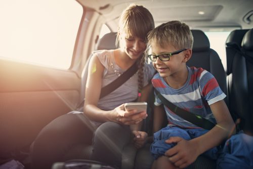 5 Tips to Follow to Drive Safely with Children in Your Vehicle