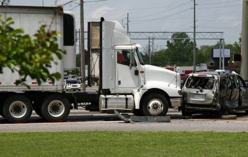 Contact a Truck Accident Attorney if You Want to Take Advantage of These Three Benefits