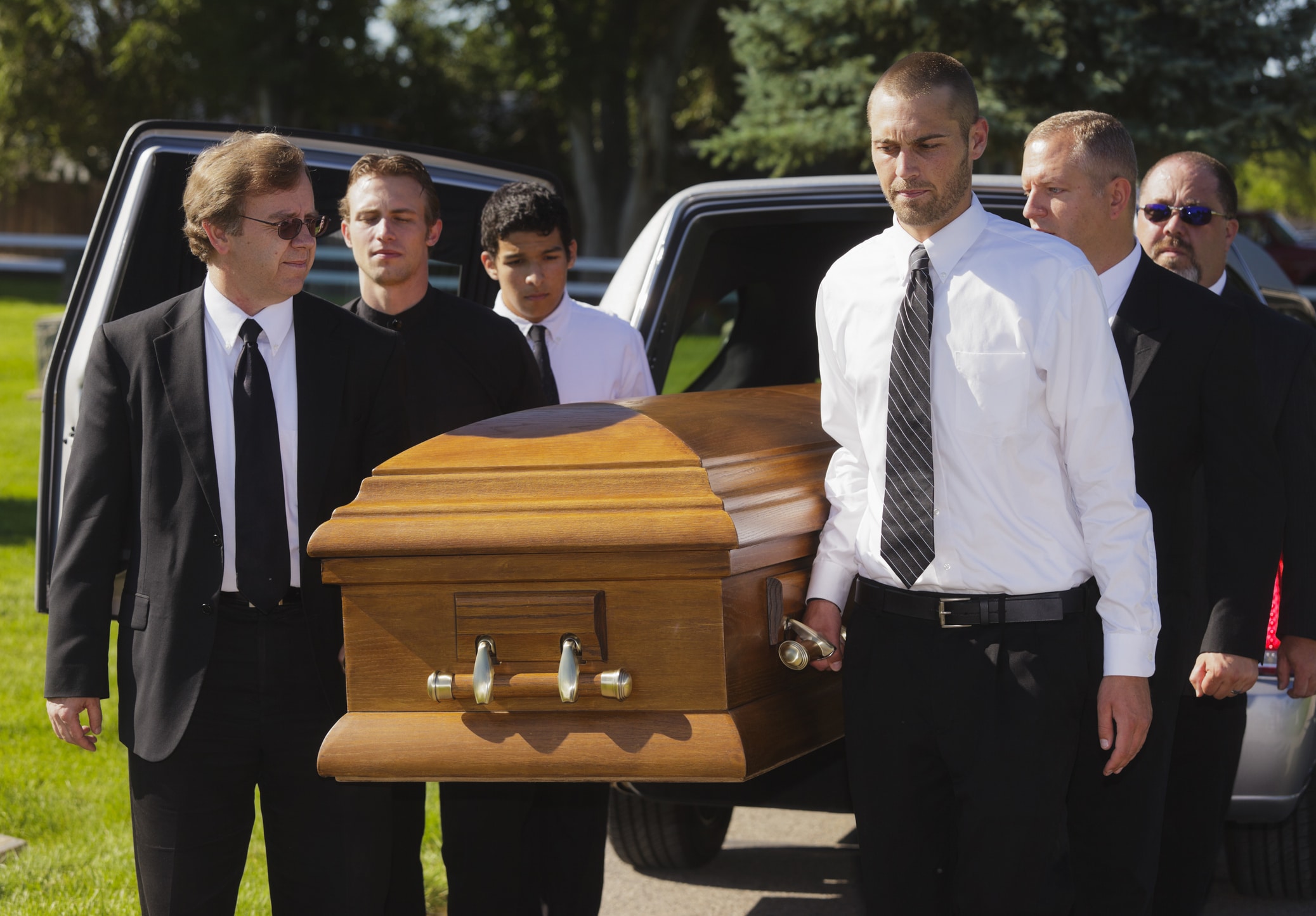 Do You Know the Protocol for Driving in a Funeral Procession?