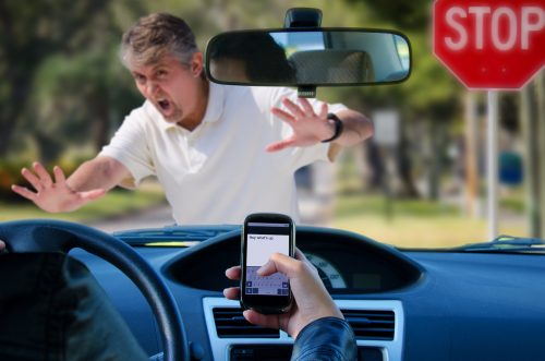 Understanding Texting Laws: Is it Legal to Text at a Stop Sign or Red Light?